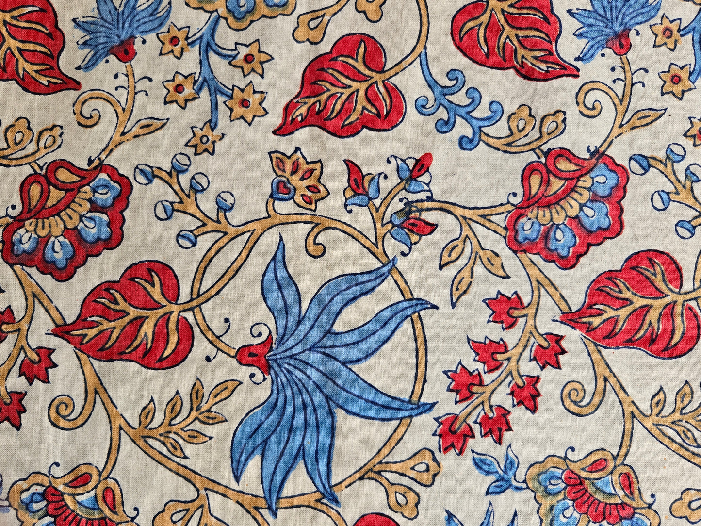 Mantel cuadrado 100% algodón estampado a mano. Ivy blanco