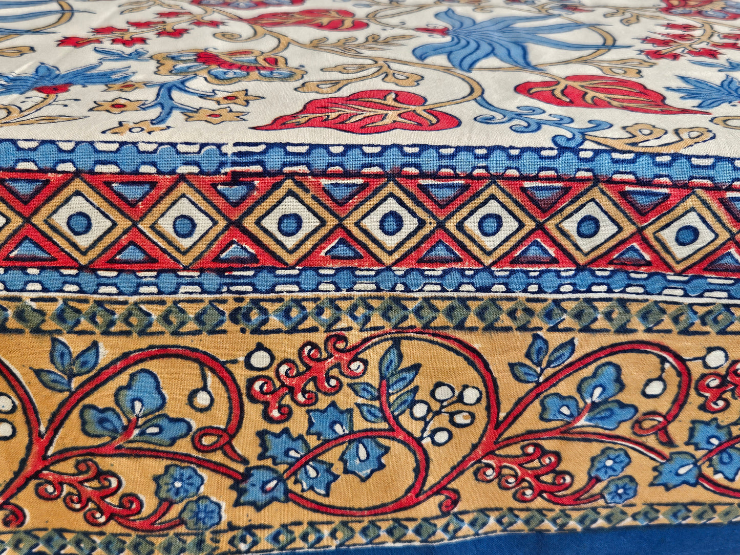 Mantel cuadrado 100% algodón estampado a mano. Ivy blanco