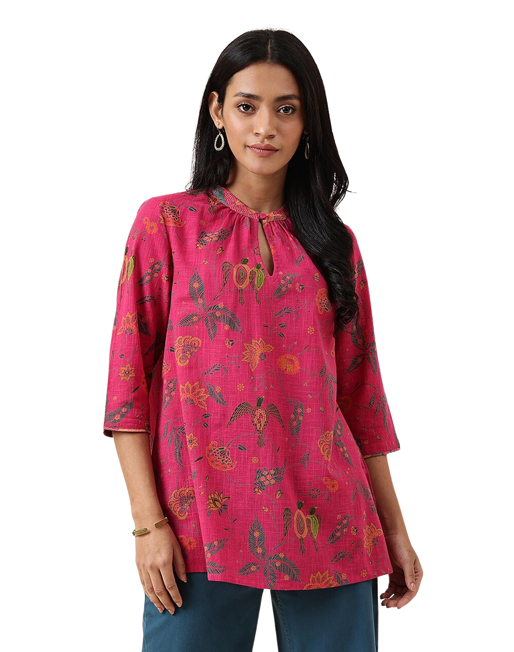 Kurta corta. Corte amplio. Estampada. Magenta