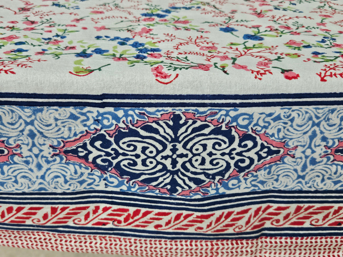 Mantel rectangular 100% algodón estampado a mano. Bikaner flower Nuevo