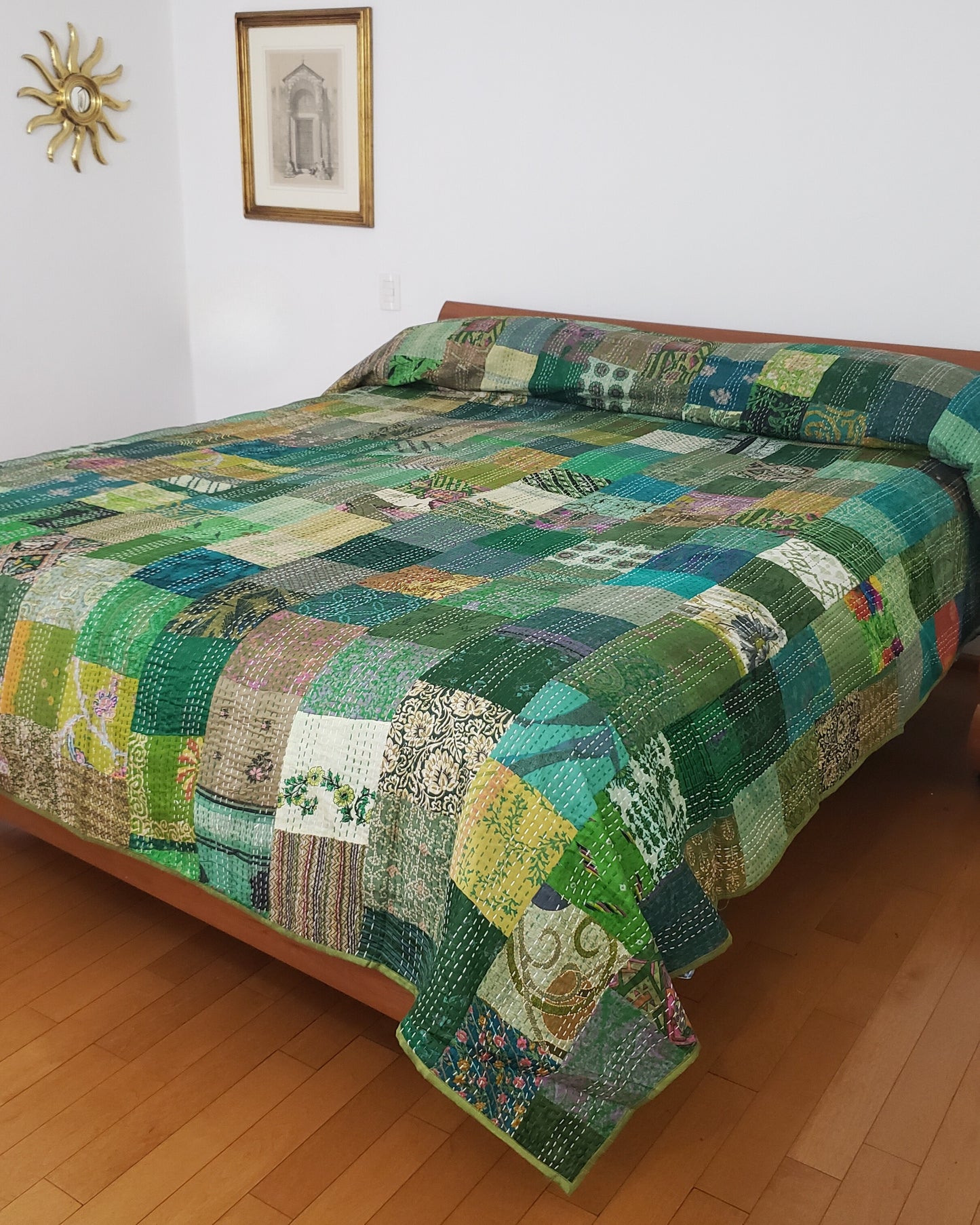Colcha de seda patchwork. Tonos verdes