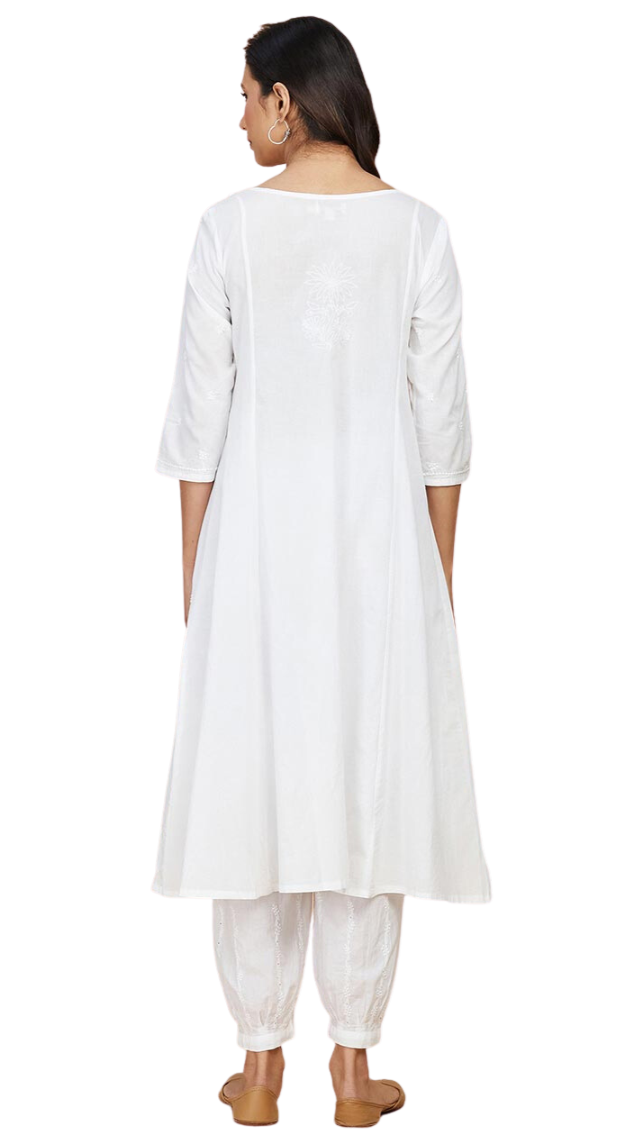 Kurta larga con bordado chikankari. Blanca