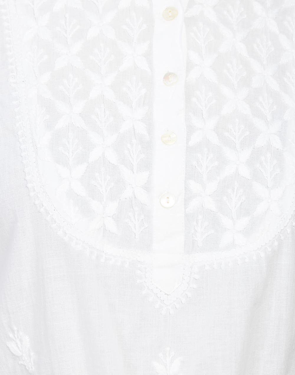 Kurta corta con bordado chikankari.