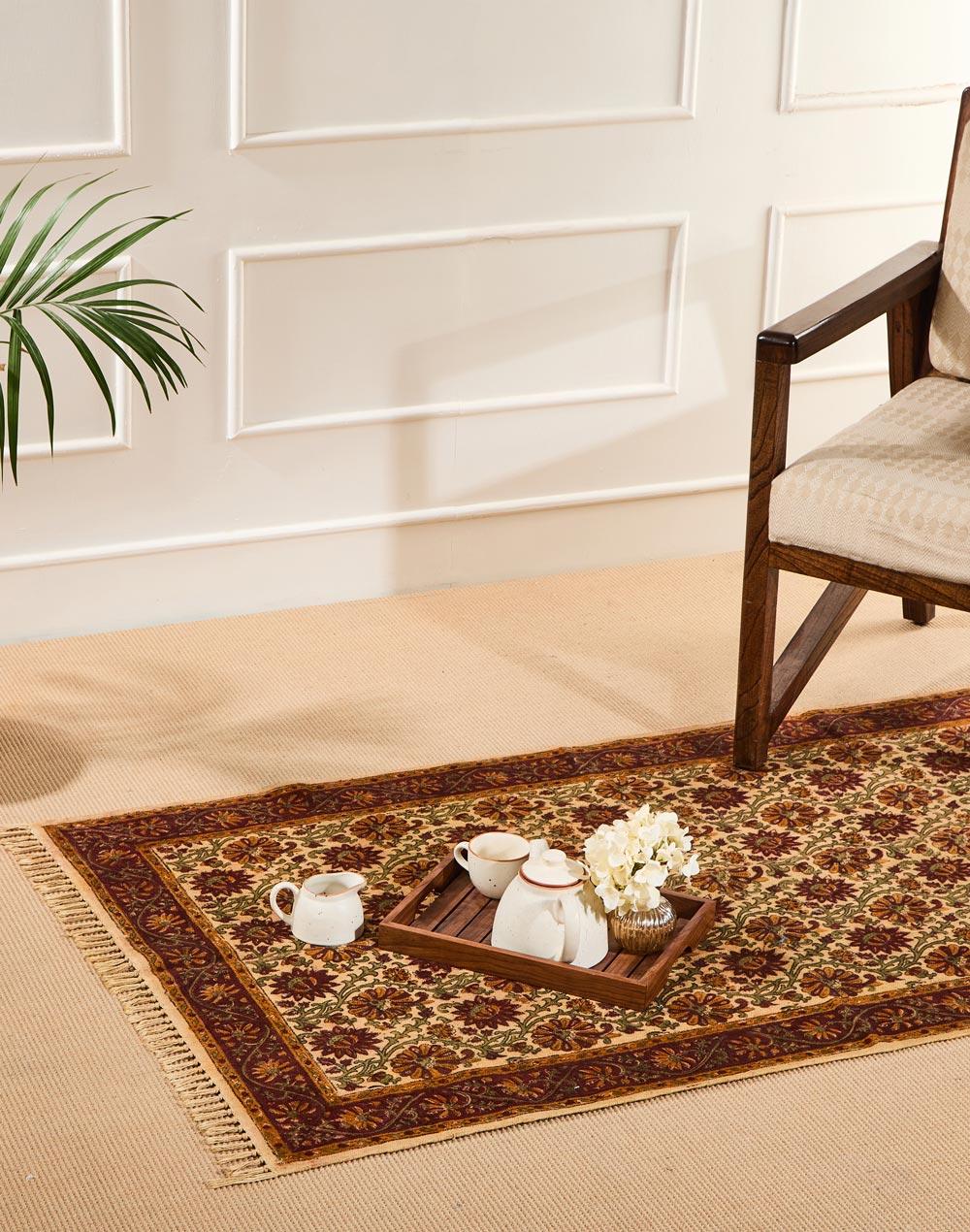 Tapete de algodón estampado a mano. Flores marrón