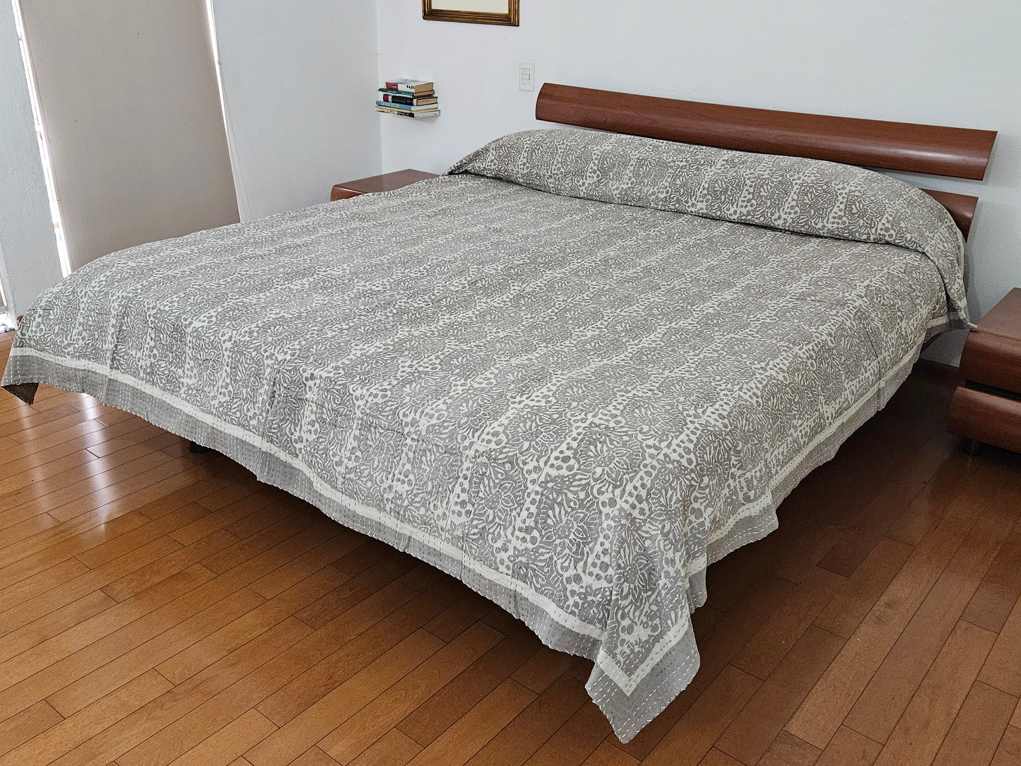 Colcha estampada. Kantha Grey / Brown