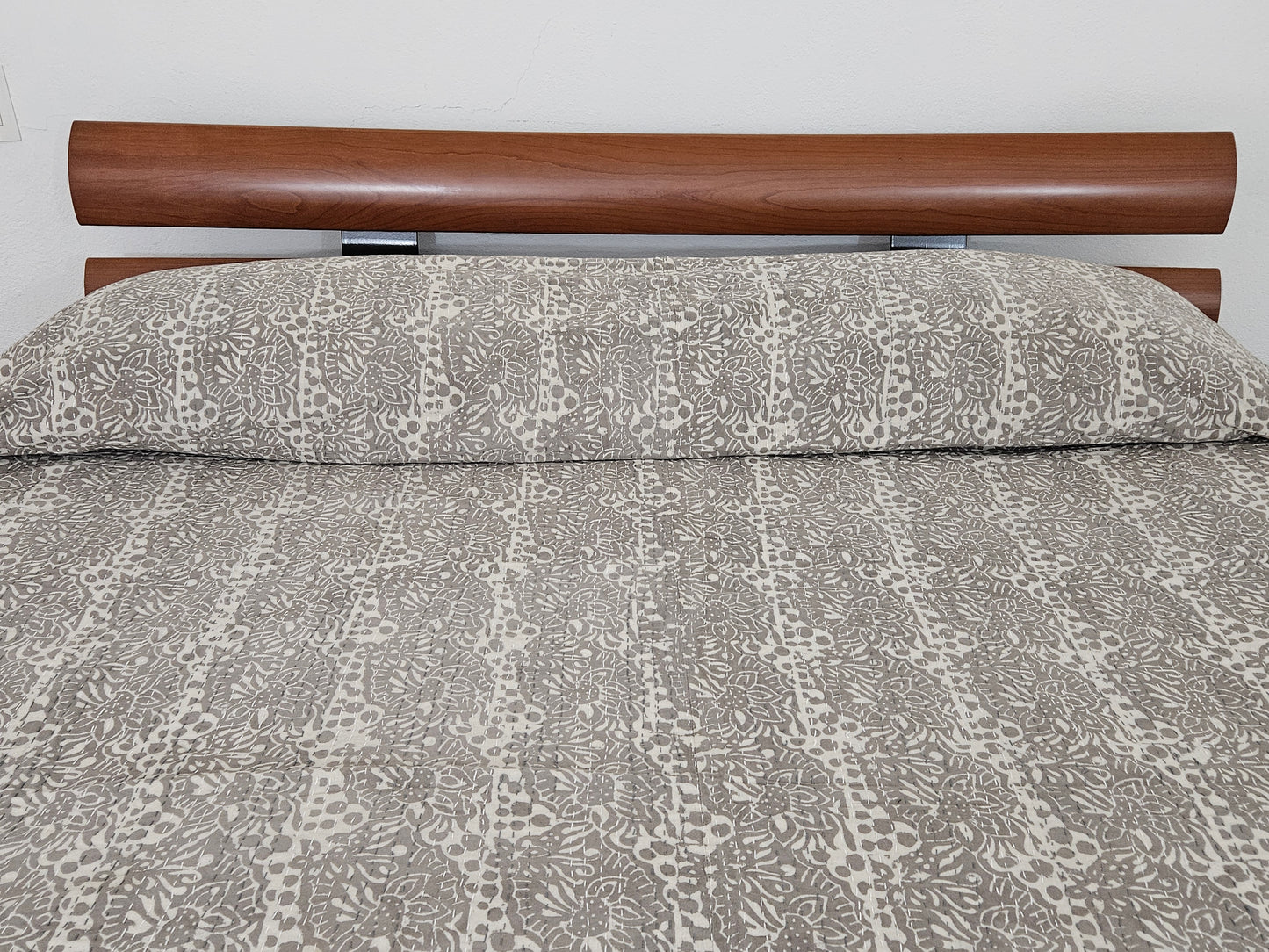 Colcha estampada. Kantha Grey / Brown
