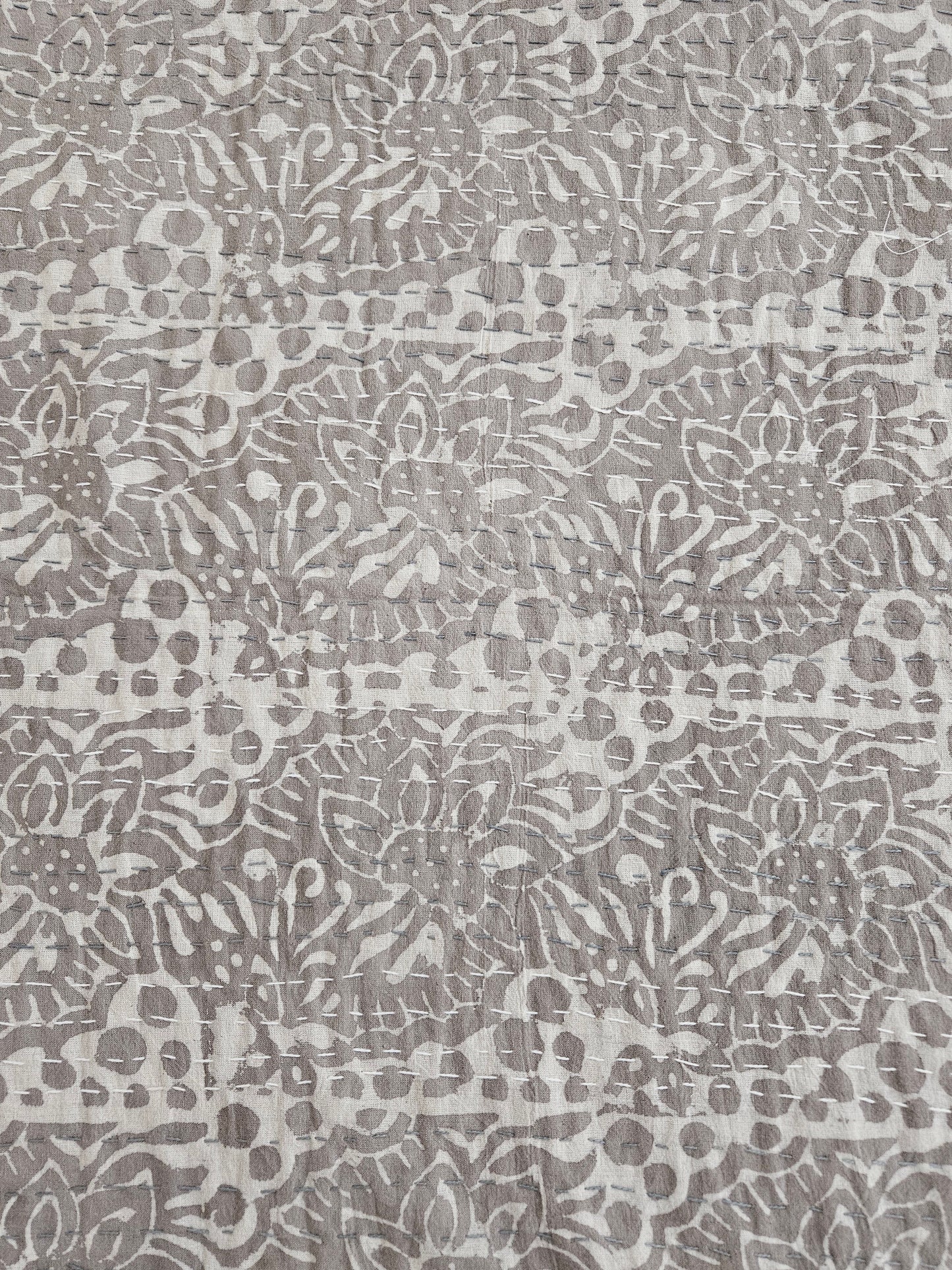 Colcha estampada. Kantha Grey / Brown
