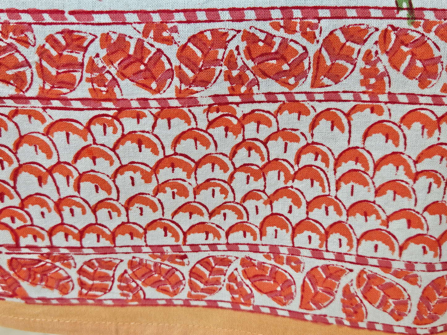 Mantel rectangular estampado a mano. Flor de 7 pétalos B