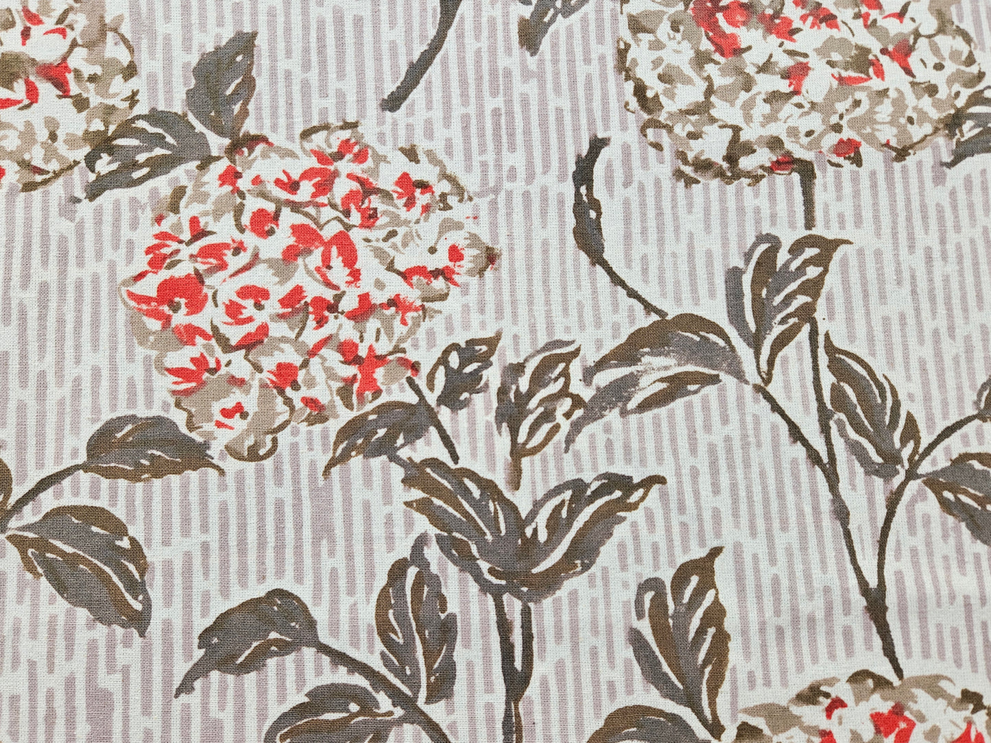 Mantel cuadrado 100% algodón estampado a mano. Hortensias A