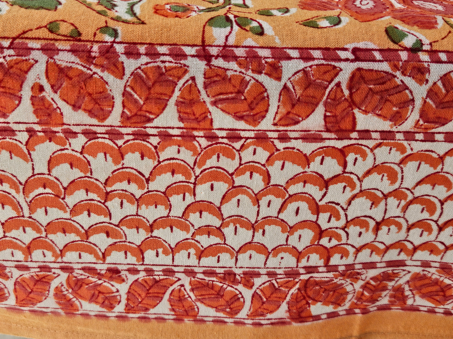 Mantel cuadrado 100% algodón estampado a mano. Flor de 7 pétalos A