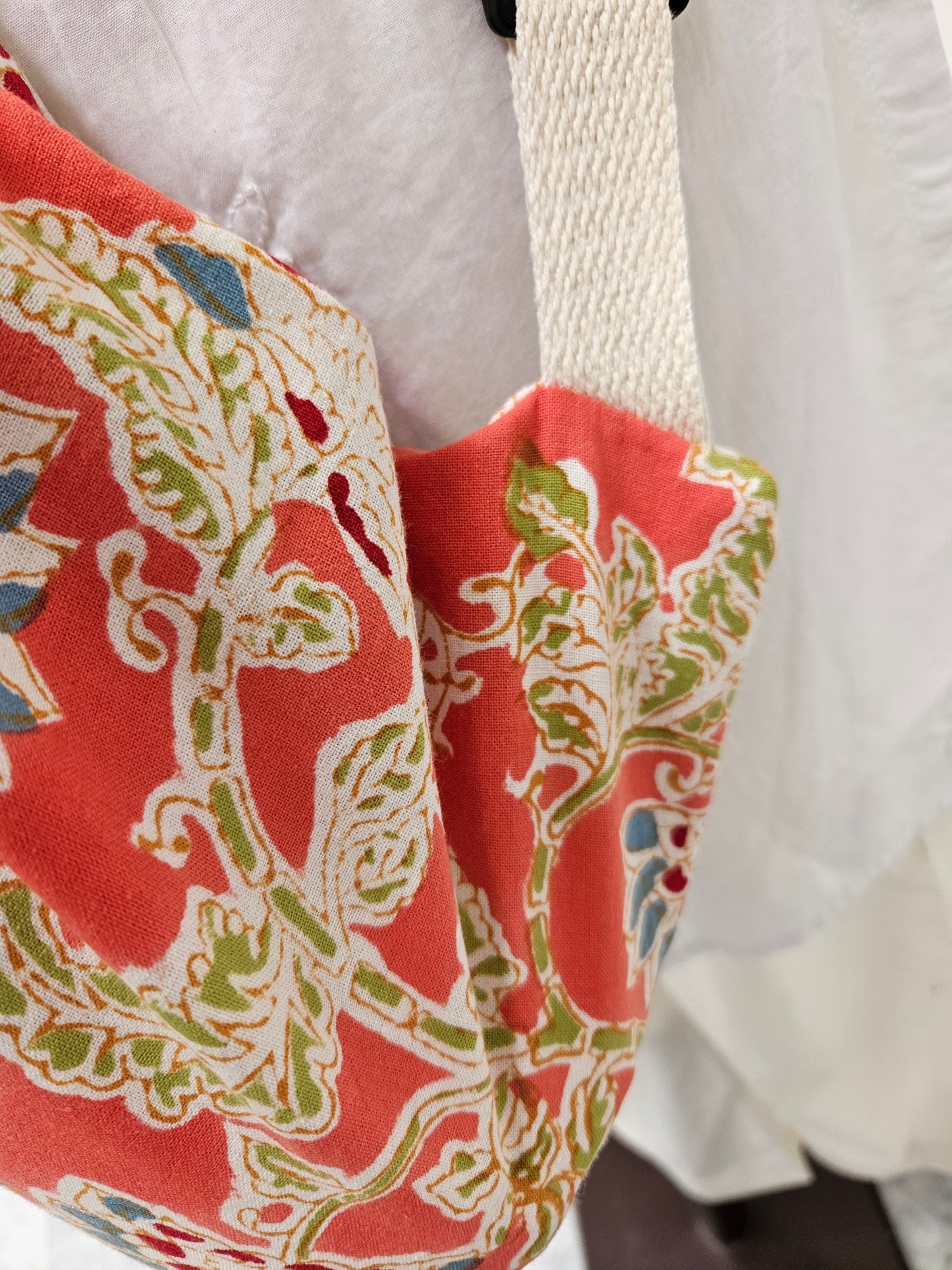 Funda para tapete de yoga. Estampado a mano Jenny Jaal (coral)