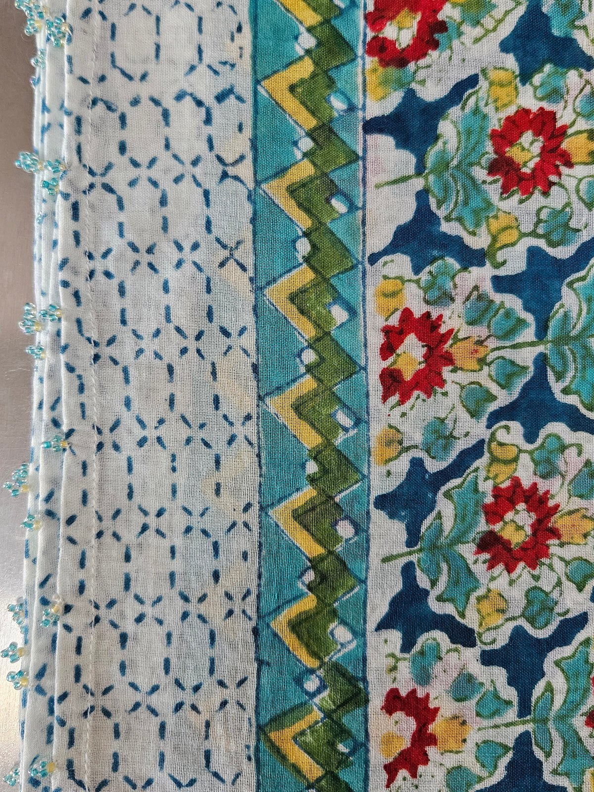Pareo de algodón estampado a mano. Nila