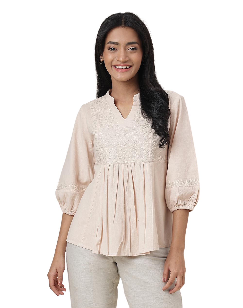 Blus con bordado chikankari. Beige