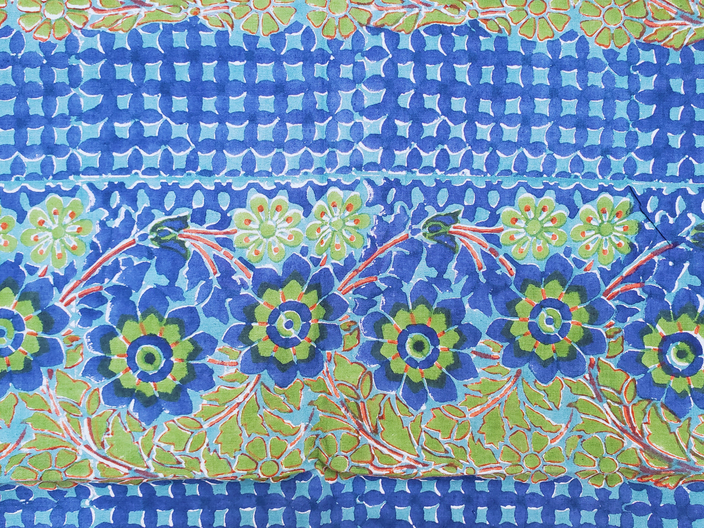Pareo estampado a mano. Azul borde de grecas