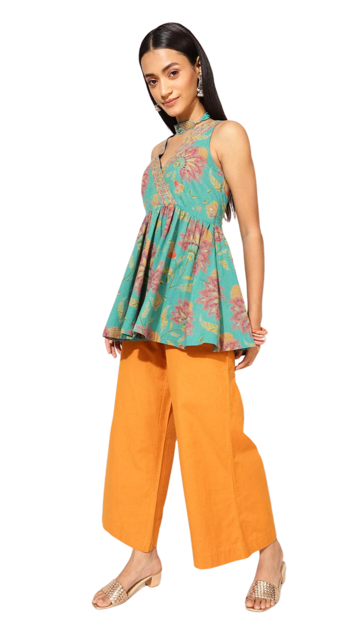 Kurta corta con vuelo. Turquesa