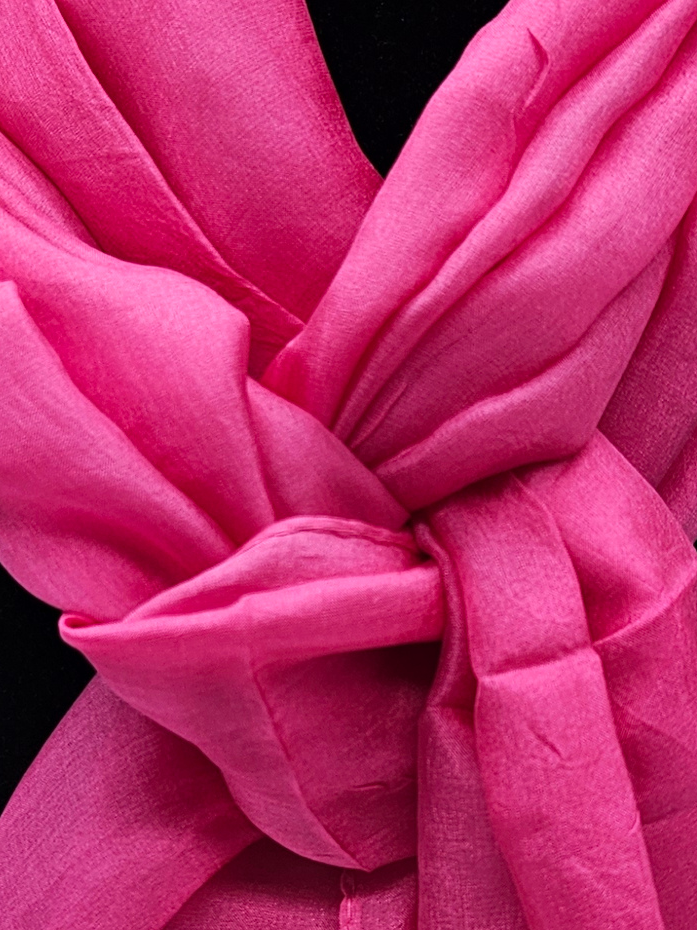 Mascada de seda lisa. Fucsia