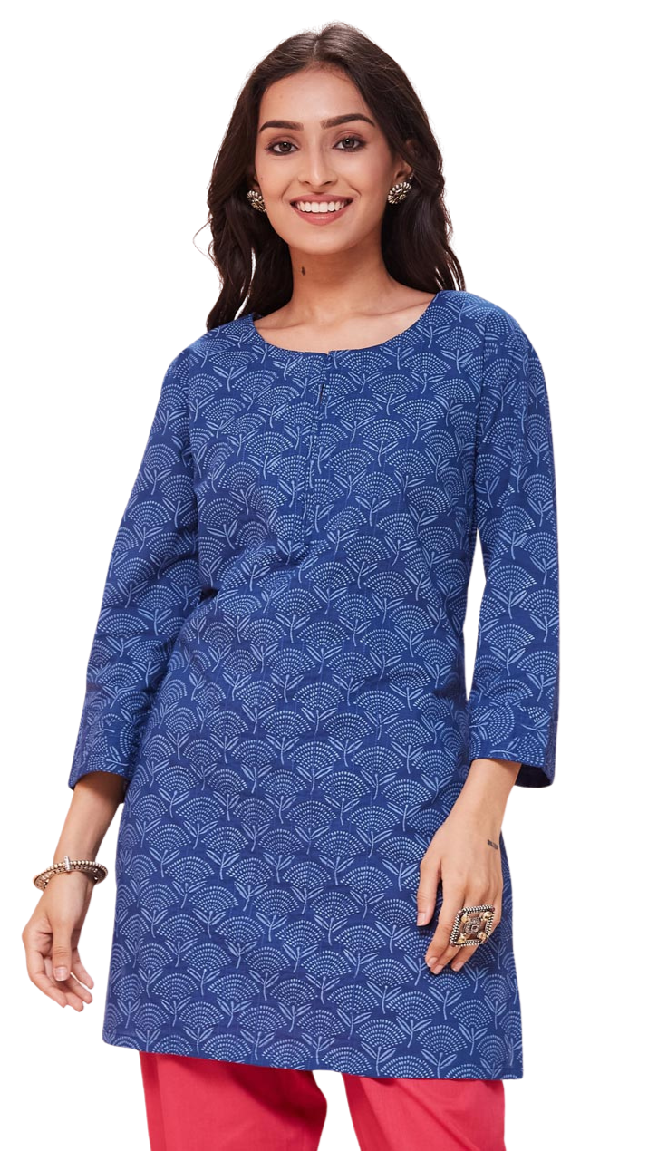Kurta corta. Azul añil natural. Estampada