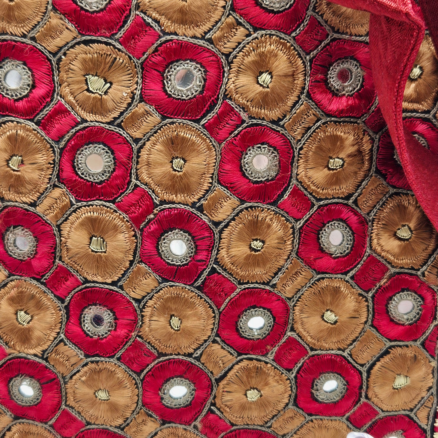 Bolso de mano bordado Tac Farua Kutch rojo