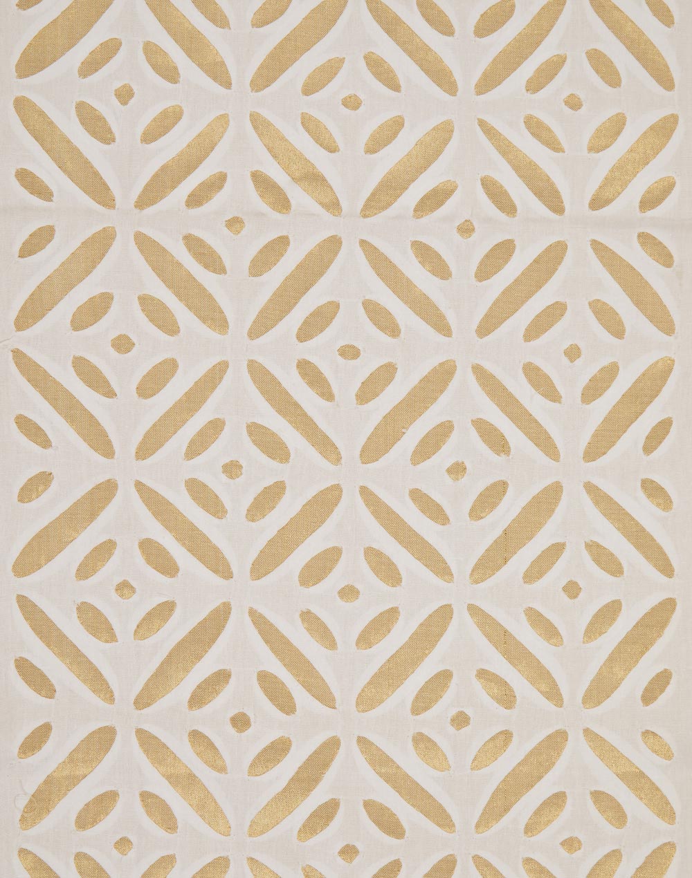 Camino de mesa calado dorado. Nira Li