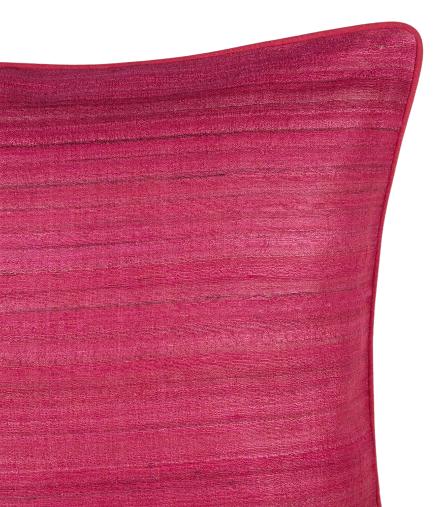 Funda de cojín lisa de seda. Niri fuschia 40x40