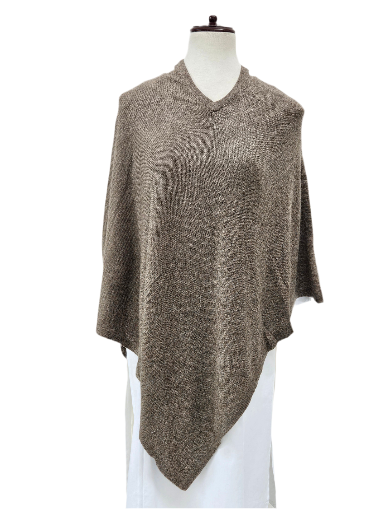 Poncho de lana. Café musgo