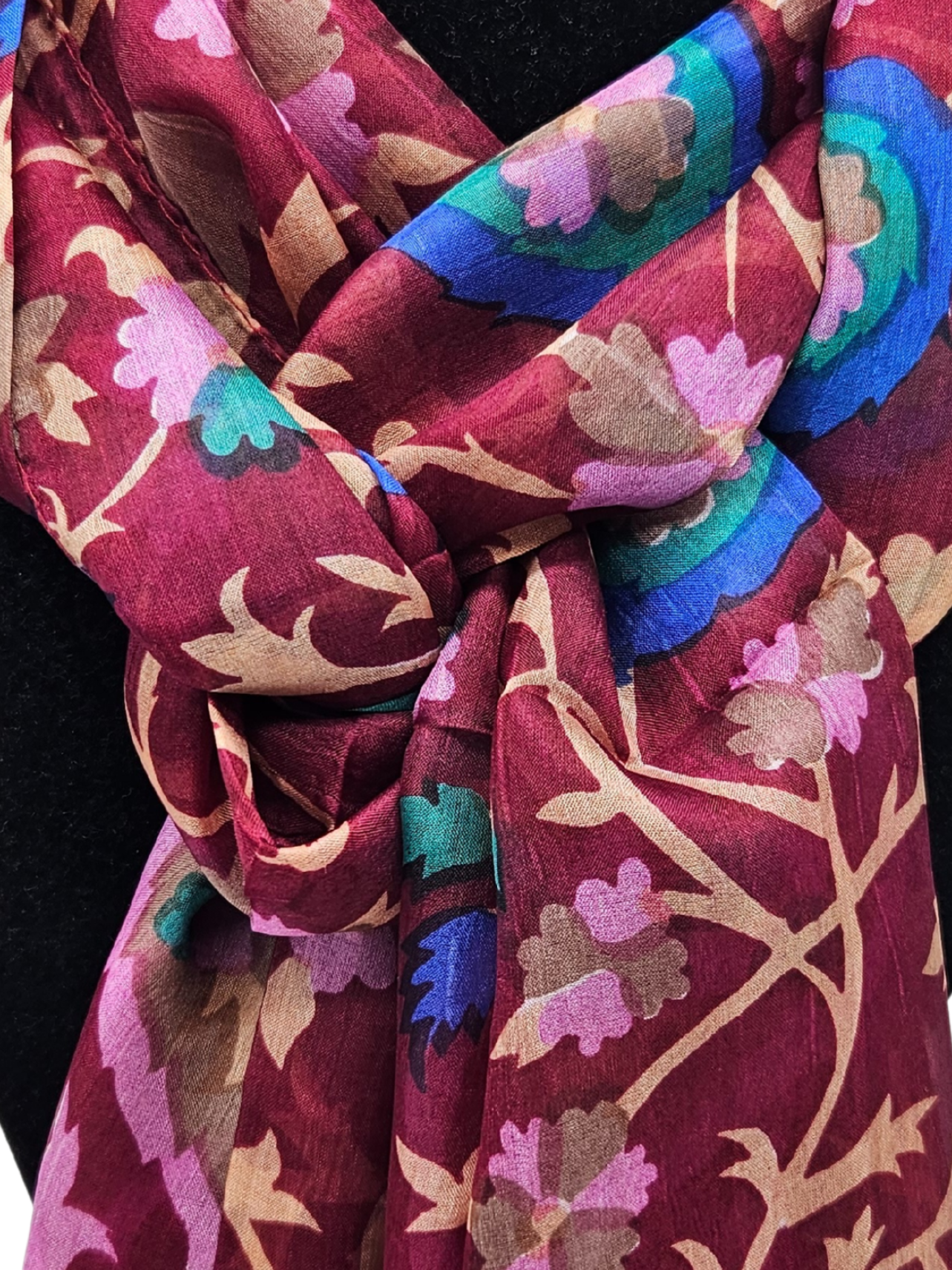 Mascada de seda estampada. Vino