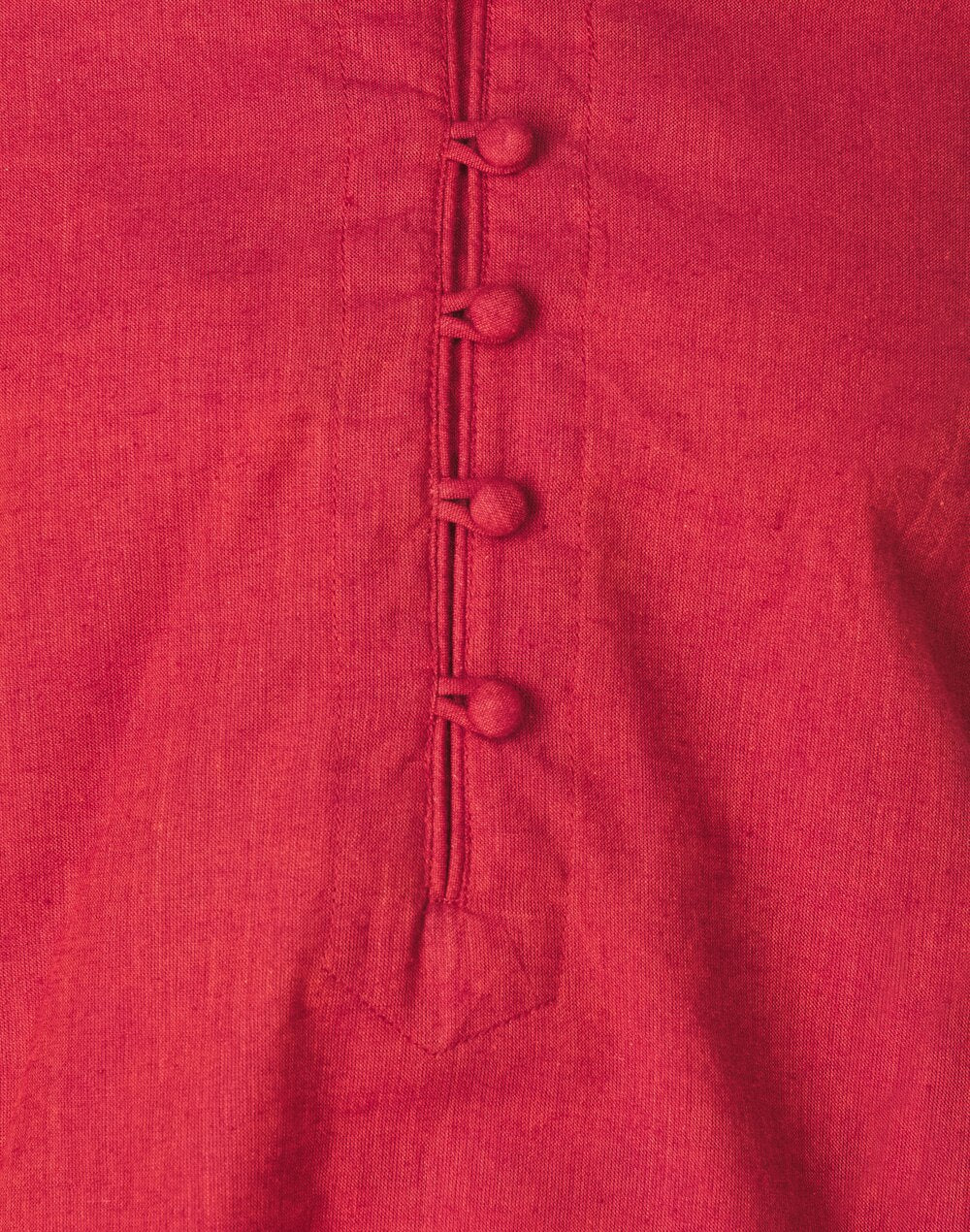 Kurta larga con pliegues laterales. Roja