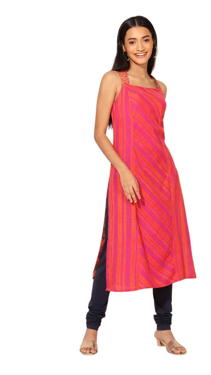 Kurta larga con cuello cuadrado. Magenta