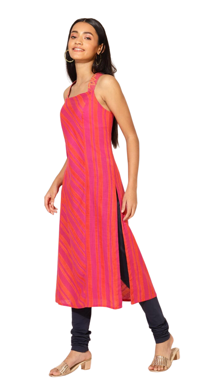 Kurta larga con cuello cuadrado. Magenta