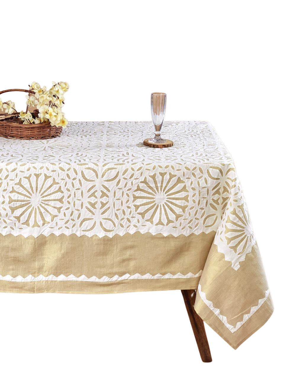 Mantel rectangular 100% algodón calado en dorado