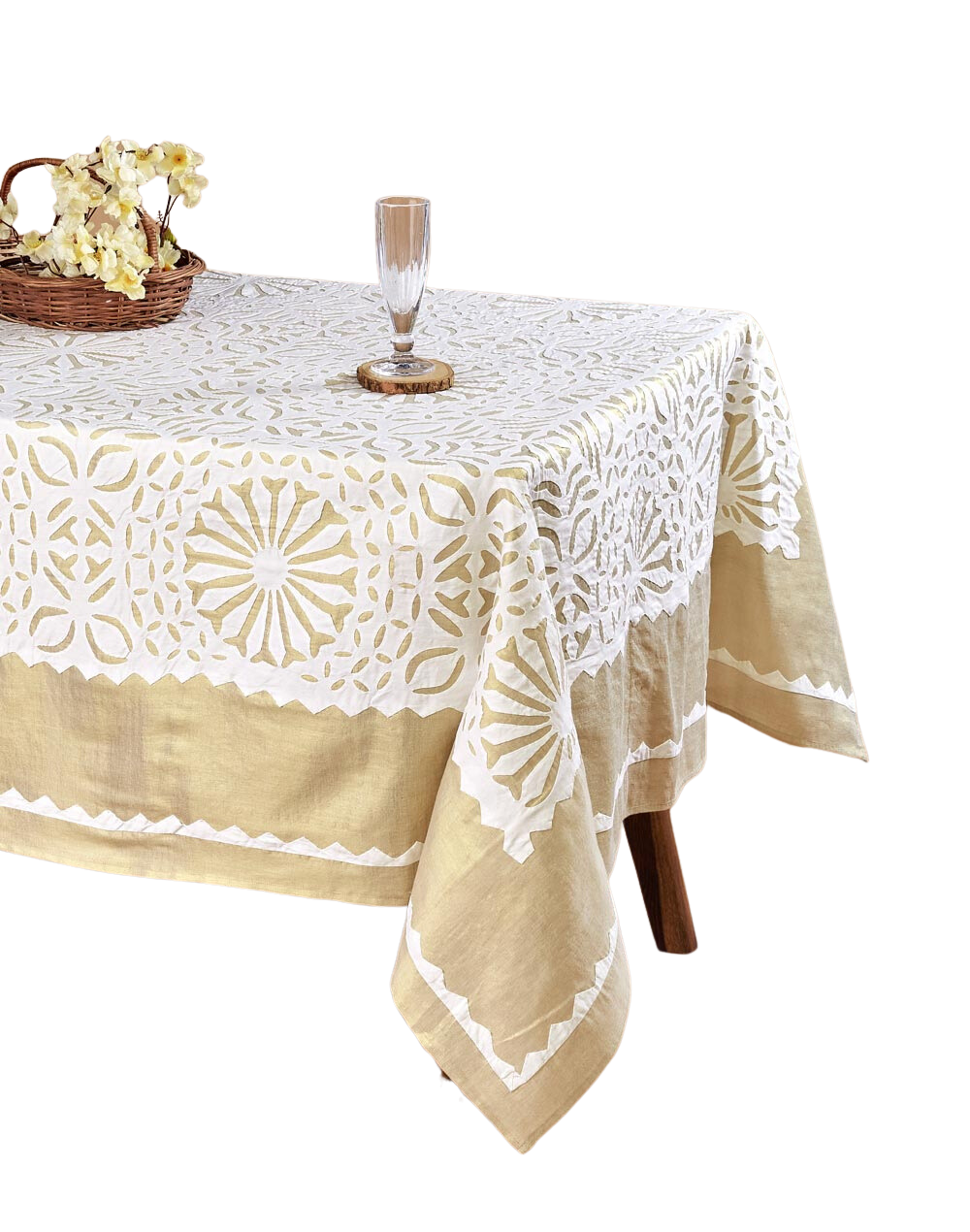 Mantel rectangular 100% algodón calado en dorado