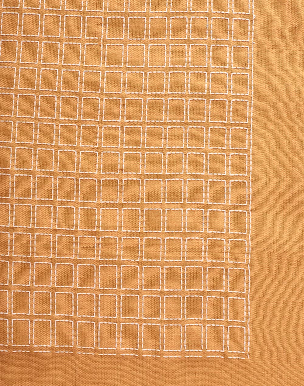 Mantel rectangular 100% algodón tejido en telar. Drithi mostaza