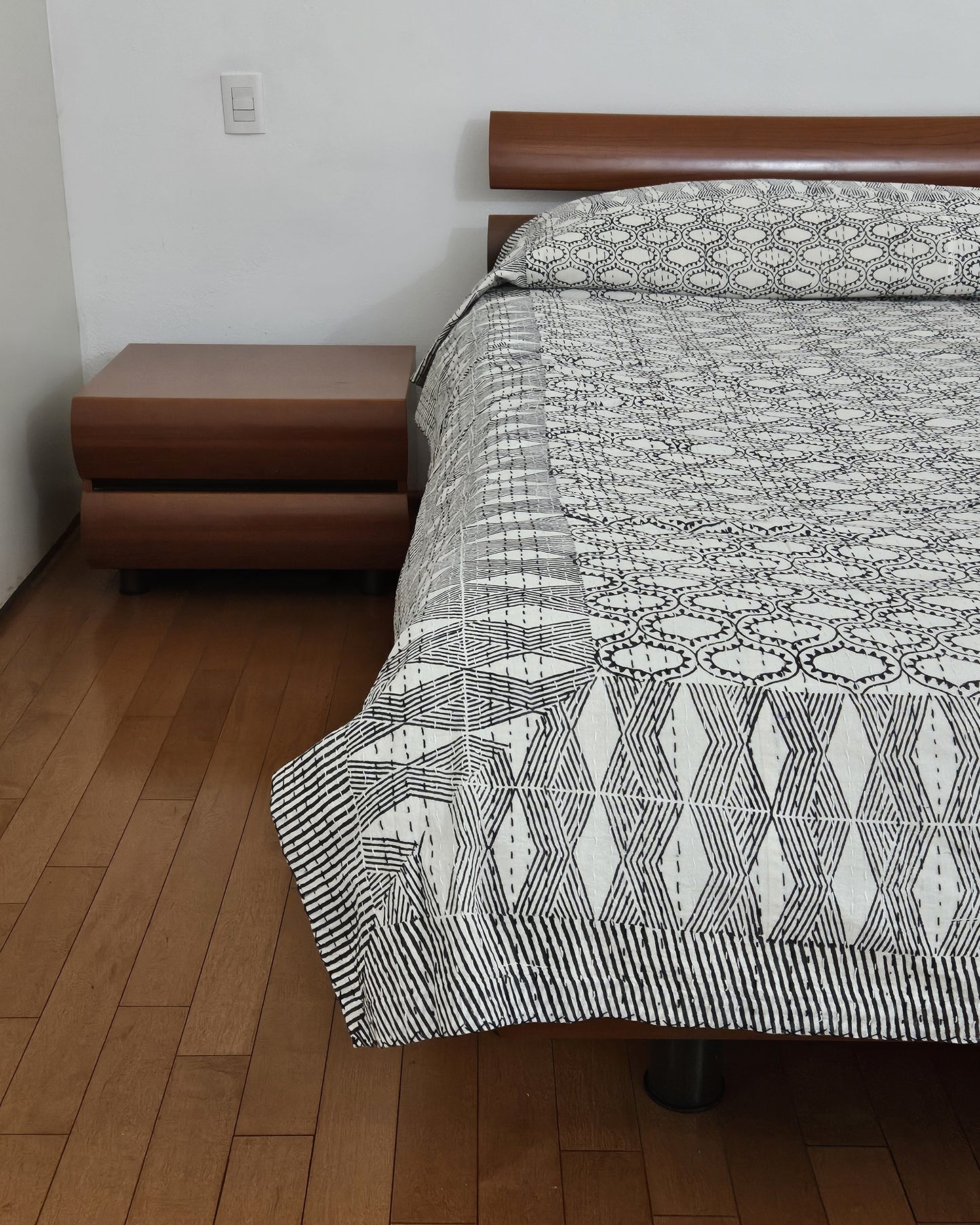 Colcha estampada. Kantha Black