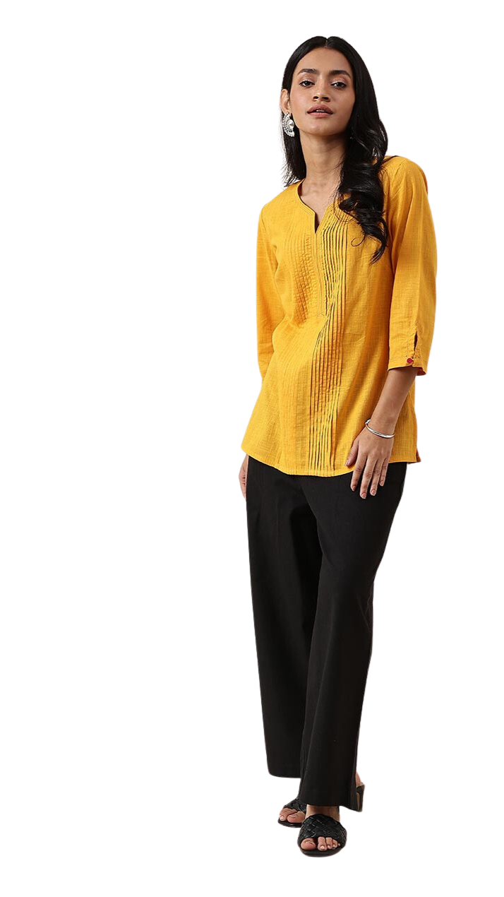 Kurta corta con pliegues. Amarilla