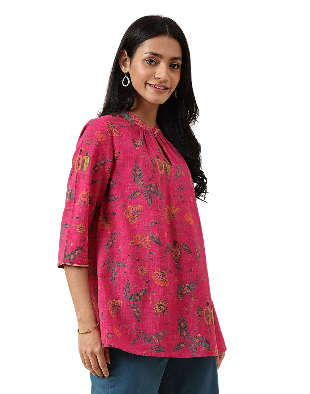 Kurta corta. Corte amplio. Estampada. Magenta