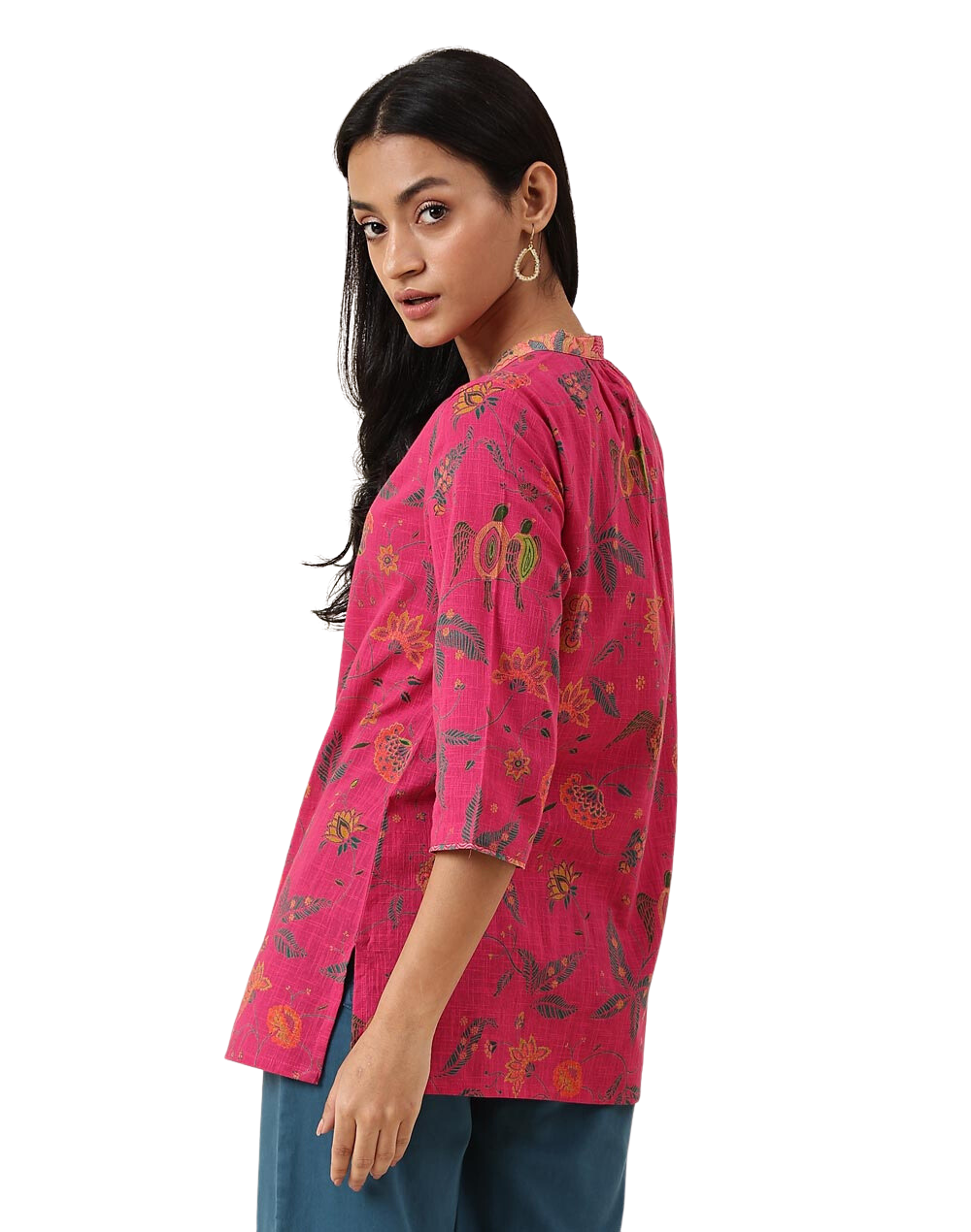 Kurta corta. Corte amplio. Estampada. Magenta