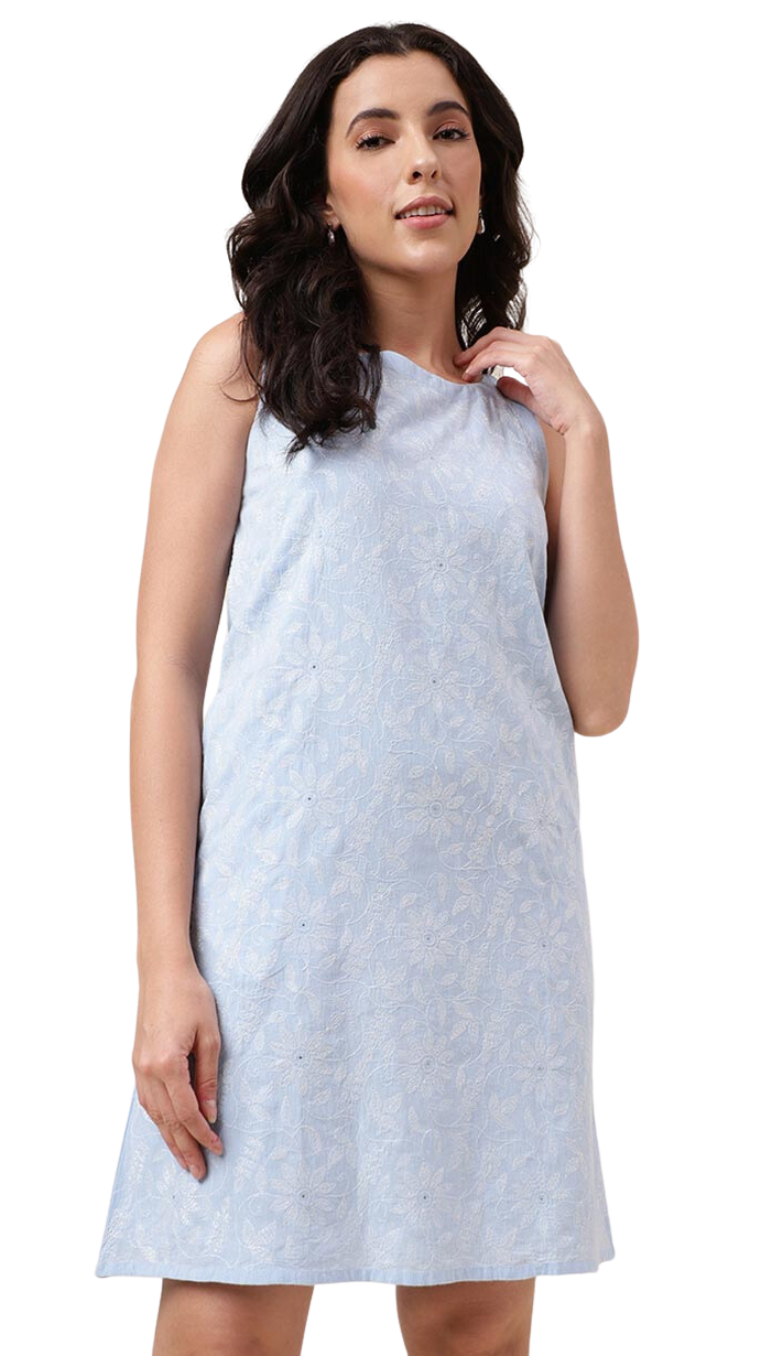 Vestido corto con bordado chikankari. Acqua