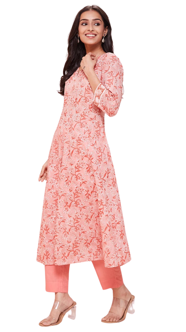 Vestido largo estampado con vuelo amplio. Rosa