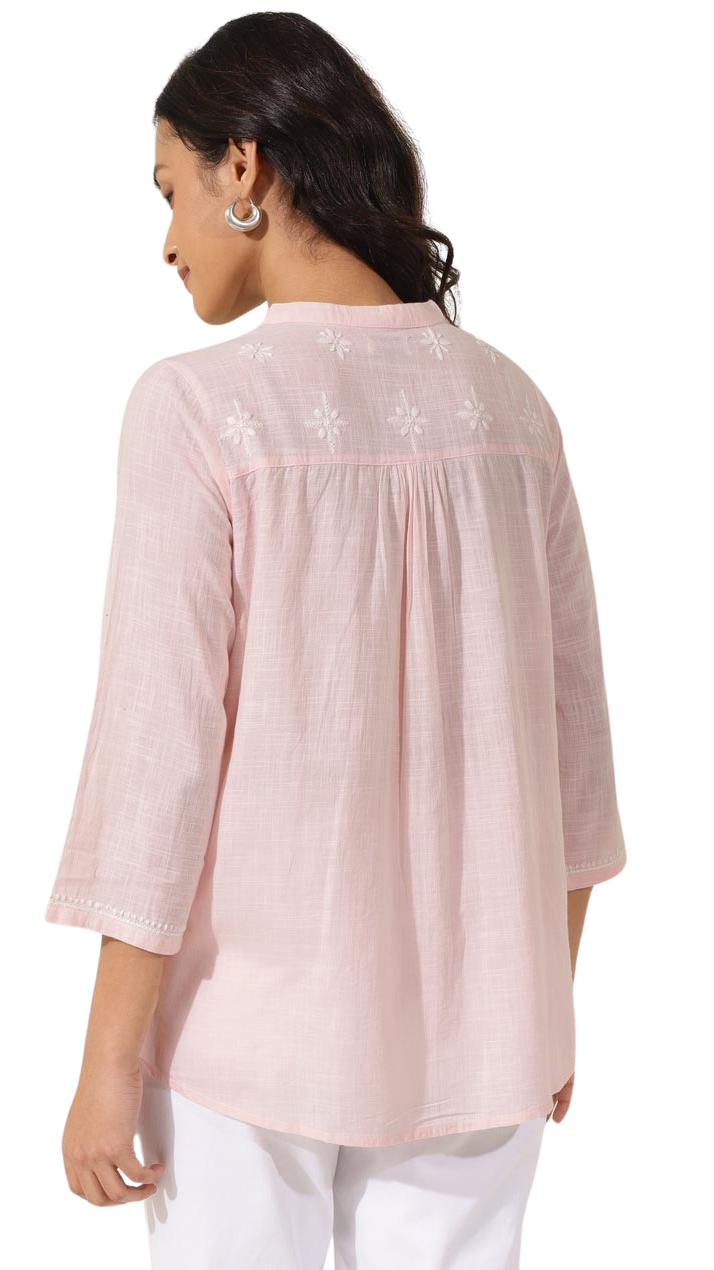 Blusa con bordado chikankari. Rosa