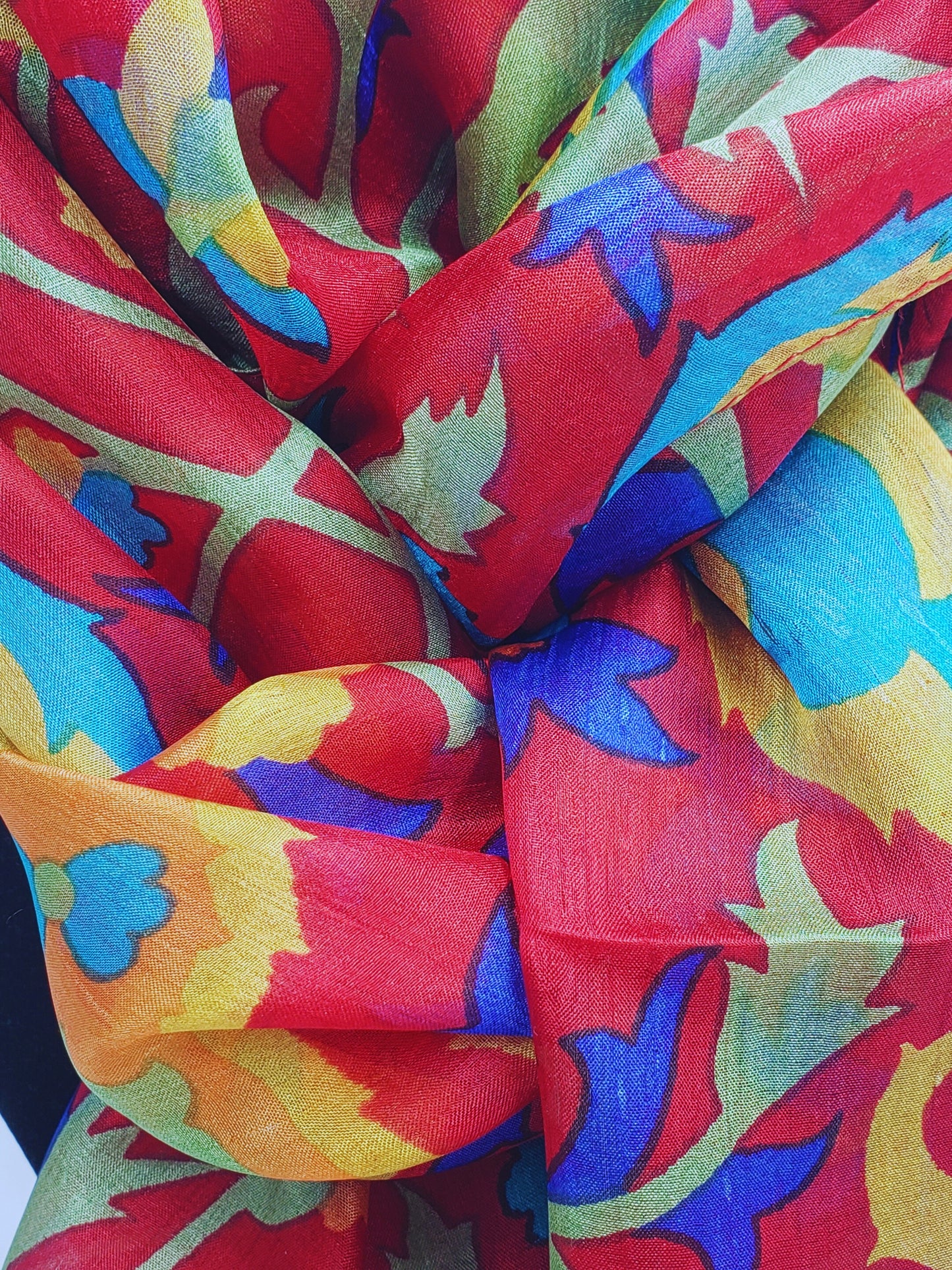 Mascada de seda estampada. Khani roja