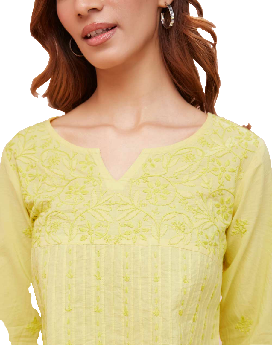 Kurta corta con bordado chikankari. Lima