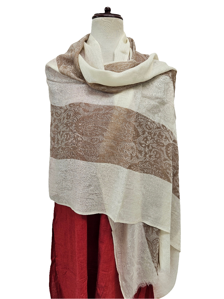 Chal de lana de pashmina. Con blanco