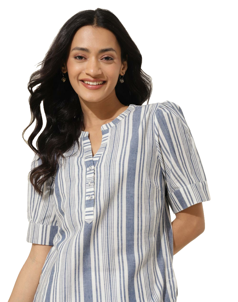 Blusa a rayas. Azul y blanco