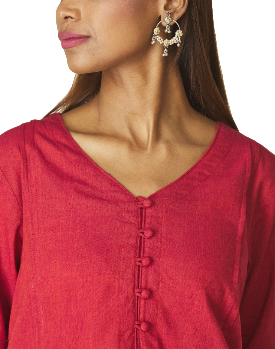 Kurta larga con pliegues laterales. Roja