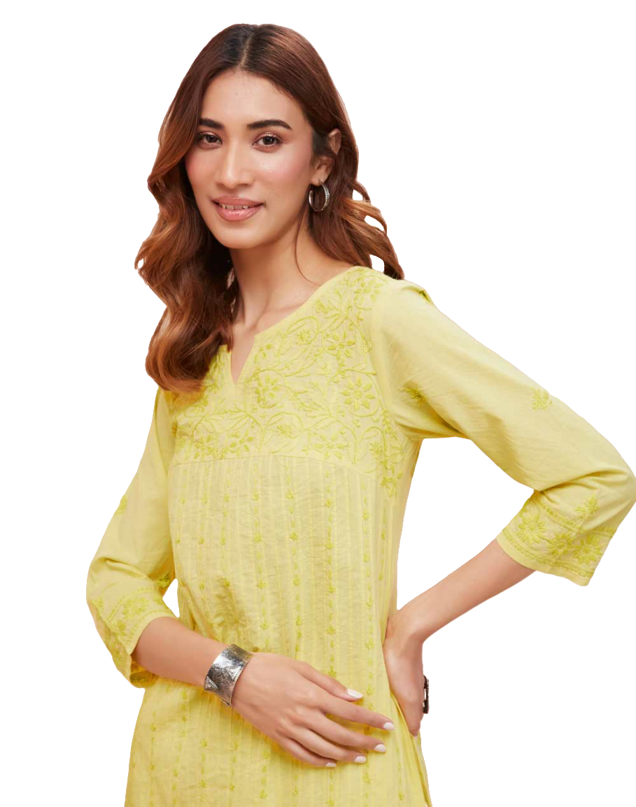 Kurta corta con bordado chikankari. Lima