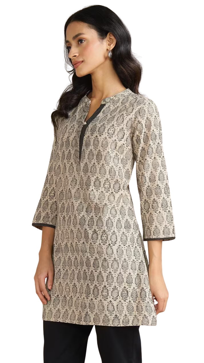 Kurta corta estampada. Beige y negro PREVENTA