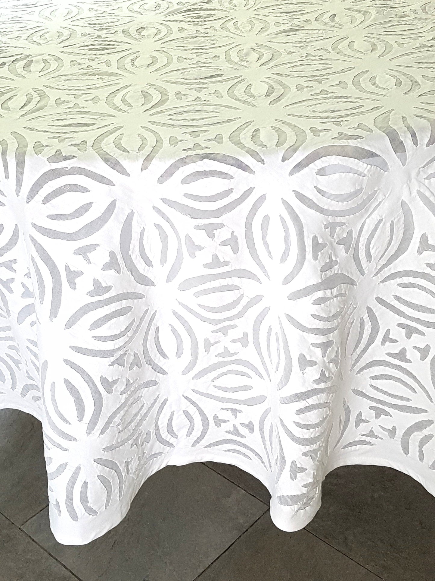 Mantel calado redondo