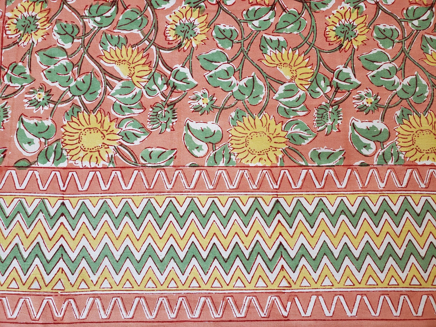 Mantel cuadrado 100% algodón estampado a mano. Girasoles