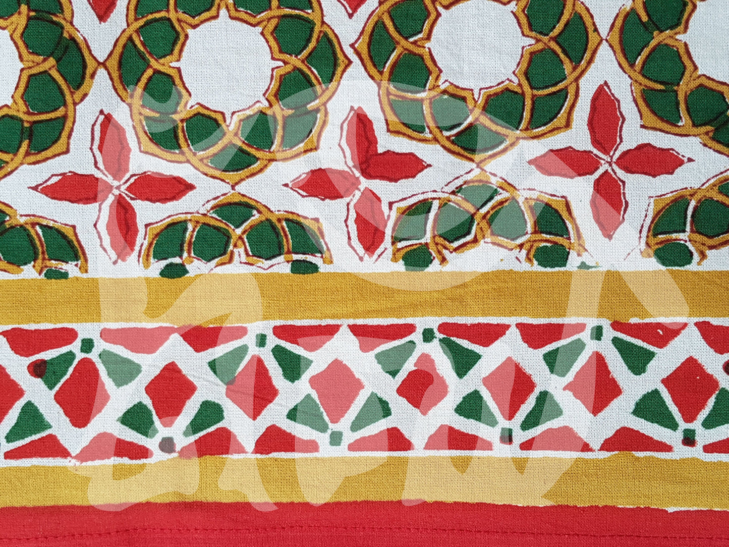 Mantel navideño RECTANGULAR (coronas verdes). Estampado a mano