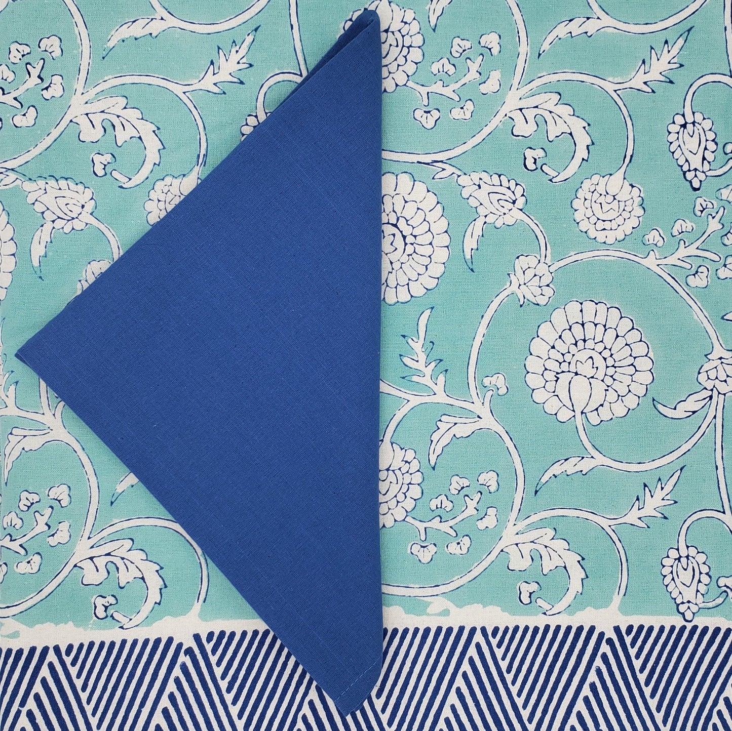 Mantel rectangular 100% algodón estampado a mano. Burg